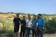 小朋友玩路亚竿钓鱼钓黑鱼的乐趣（亲子活动中培养孩子的耐心与技巧）