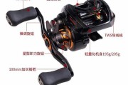 如何避免以路亚钓鱼挂底时伤害轮子？（精准技巧帮你轻松享受钓鱼乐趣，保护钓具）