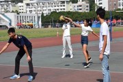 如何稳定发球？掌握这些技巧，成为排球发球高手！（以排球稳定发球动作要领为主题，教你发球技巧）
