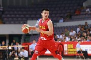如何有效防守左右手上篮球杆（掌握关键技巧提高防守效果）