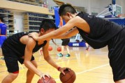 如何提高篮球防守能力（让你成为防守之王的15个训练方法）