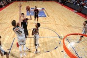 突破3人防守，精准过杆技巧（让篮球在3人包夹中流畅传递的关键技巧）