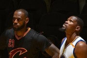 NBA历史上最佳防守球员是谁？（探寻篮球场上的铁闸之王）