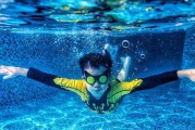 小朋友游泳技巧训练（培养孩子游泳技巧的有效方法）