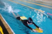 学生游泳转身蹬壁技巧（掌握正确的转身蹬壁技巧，提升游泳表现）