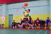 篮球防守中的失重问题（如何应对打篮球跳起来防守时失去重心的困扰）