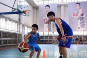 如何提高篮球防守对抗力（战胜对手，实现无懈可击的防守）