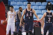 篮球防守技巧在各类球类比赛中的应用（篮球防守技巧的全面性及运用关键）