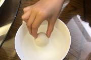 乒乓球热水鼓起实验的奇妙现象（探索热能传递的神秘之旅）
