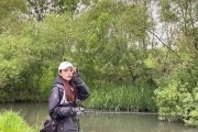 冬天适合女生玩路亚钓鱼吗？（探索冰冷世界的温暖乐趣）