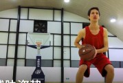 篮球单打防守技巧教学（提升个人防守水平，成为篮球场上的防守专家）